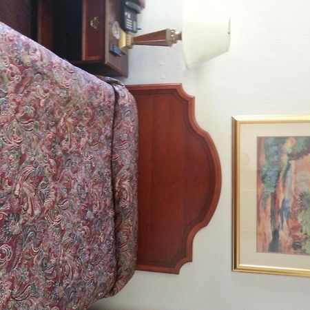 Downtowner Motel 플레젠튼 객실 사진